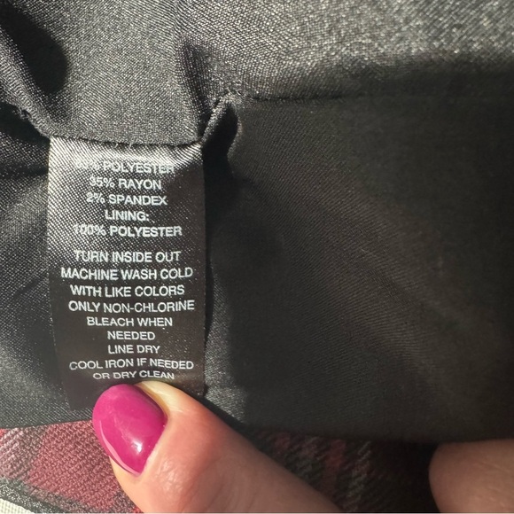 White House Black Market Plaid Skirt Black and Red Size 6 - Picture 9 of 11